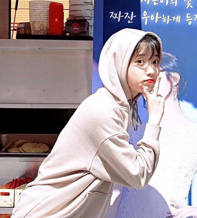 아이유 여친짤 일수도 아닐수도 있는 사진들 .jpg | 인스티즈