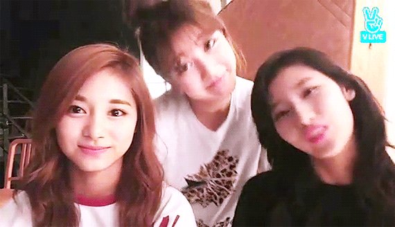 [트와이스] 똥머리한 지효 | 인스티즈