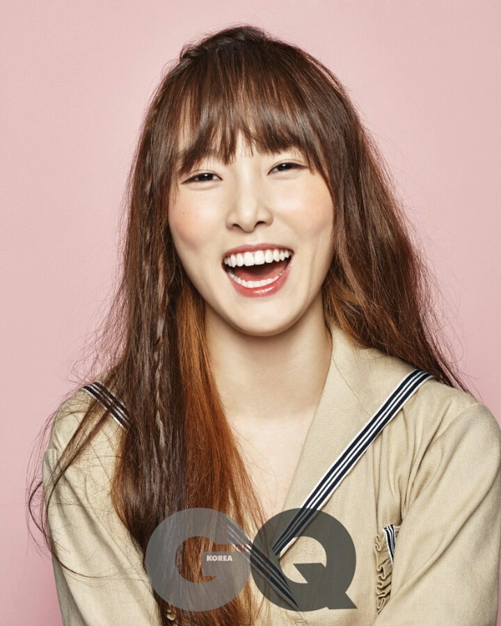 당황스러운 여자친구 새 화보.jpg | 인스티즈