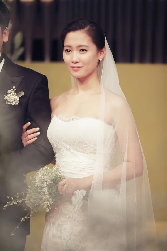여배우들이 실제 결혼식에서 많이 선호한다는 드레스 스타일 jog | 인스티즈
