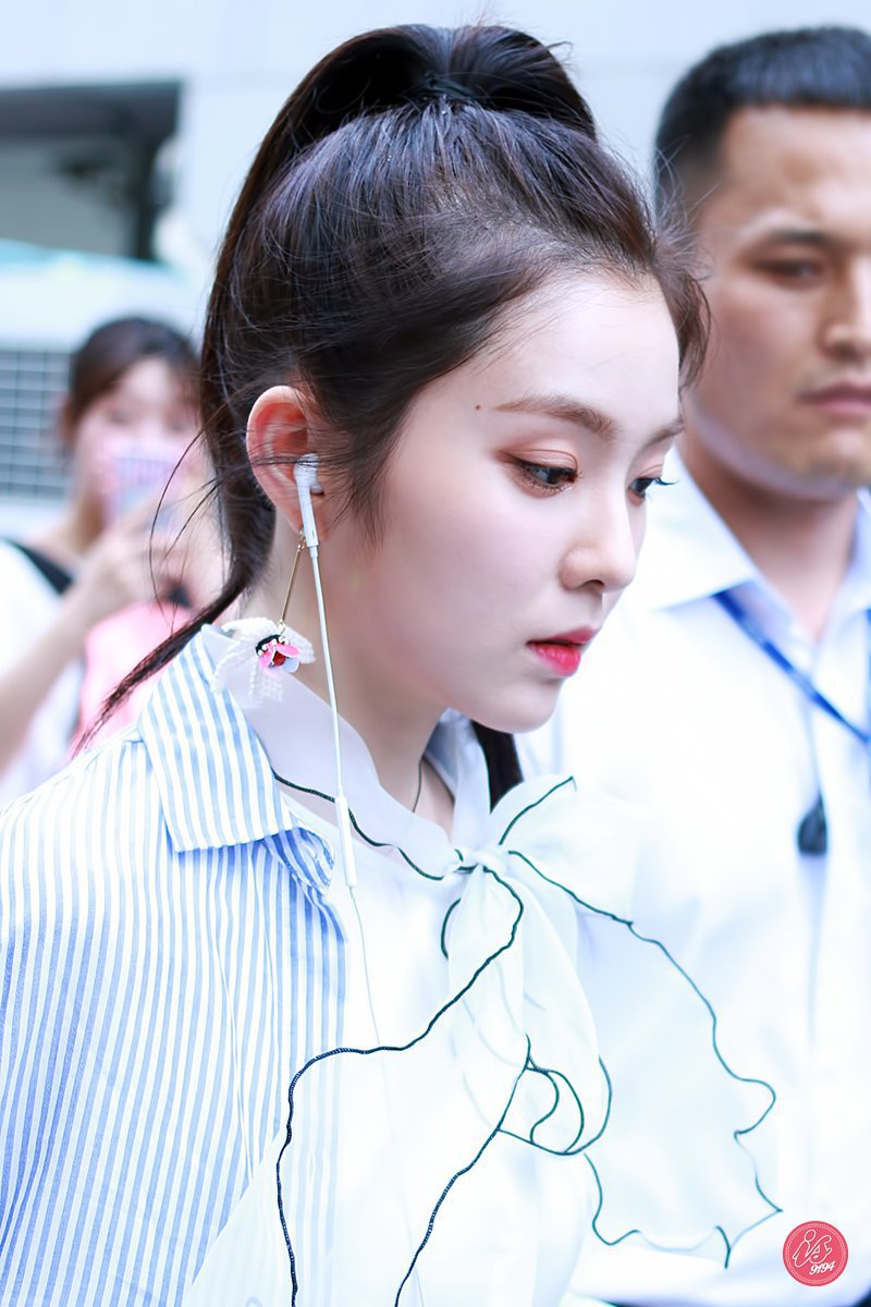 레드벨벳 아이린의 옆태.jpg | 인스티즈