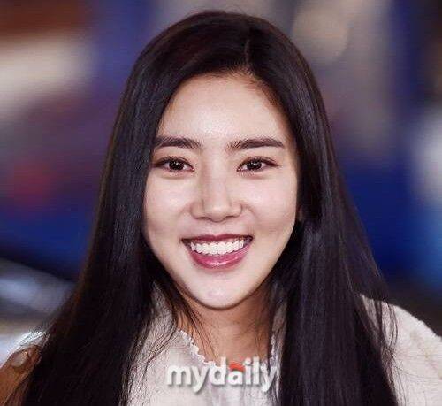 손담비, 임신 중 편평사마귀 380개 제거…"늙은 엄마 될까 관리해" | 인스티즈
