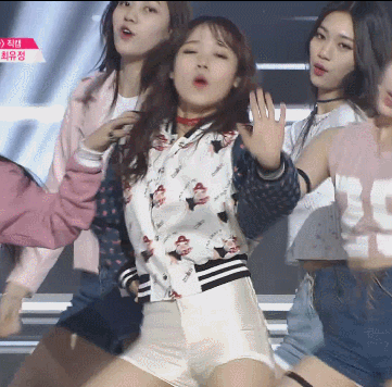 [프로듀스101] 섹시한척 리즈찍는 최유정.jpg (feat. 우리찐) | 인스티즈