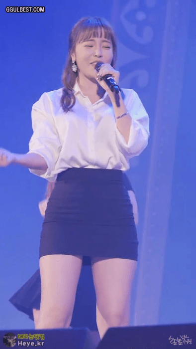 오피스룩입은 홍진영 ㄷㄷㄷ.gif | 인스티즈