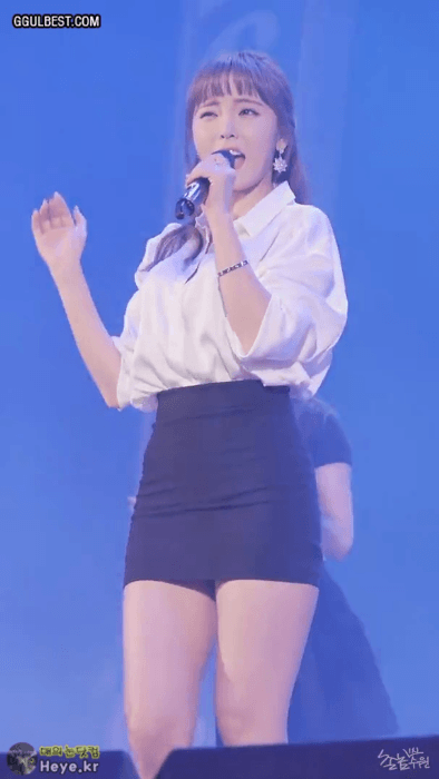 오피스룩입은 홍진영 ㄷㄷㄷ.gif | 인스티즈