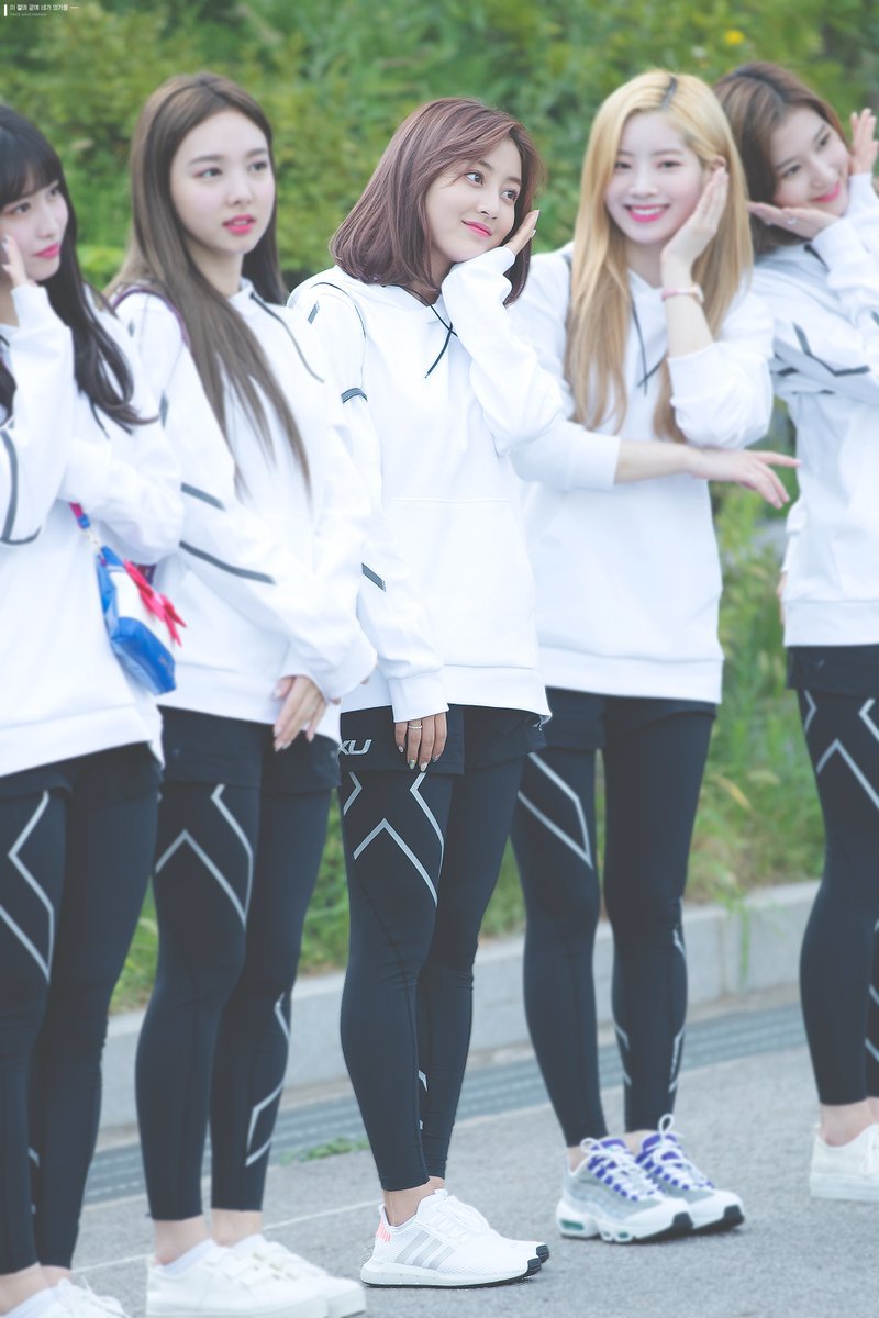 단발머리하고 조보아가 보이는 트와이스 지효.jpgif | 인스티즈