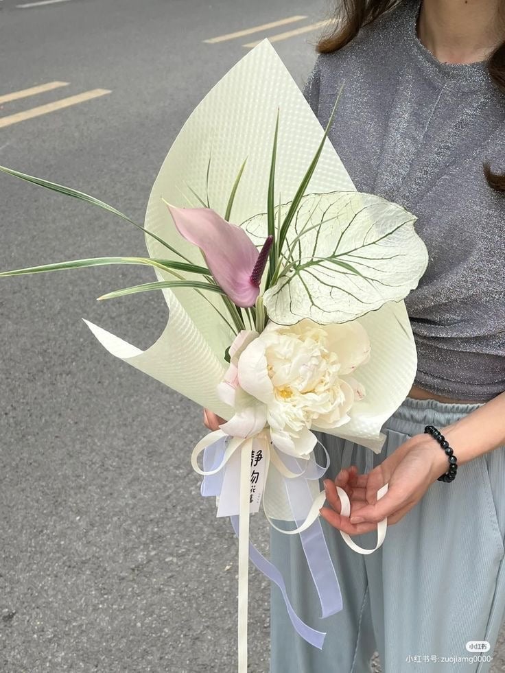 🙋: 싼티 안 나는 걸로 주세요... 주문하신 꽃다발 나왔습니다 💐🪻 | 인스티즈