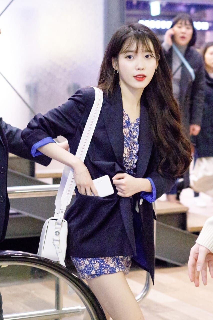아이유 여친짤 일수도 아닐수도 있는 사진들 .jpg | 인스티즈