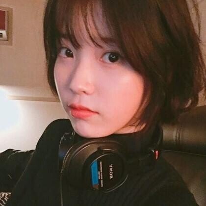 아이유 여친짤 일수도 아닐수도 있는 사진들 .jpg | 인스티즈