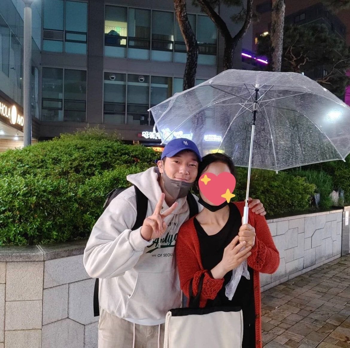 옷 훈훈하게 잘입고 다니는 손석구 사복 스타일 | 인스티즈