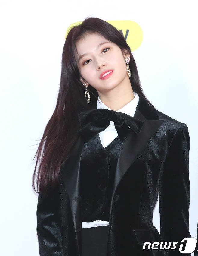 오늘자 SBS 가요대전 레드카펫 박살내는 트와이스 ㄷㄷㄷ | 인스티즈