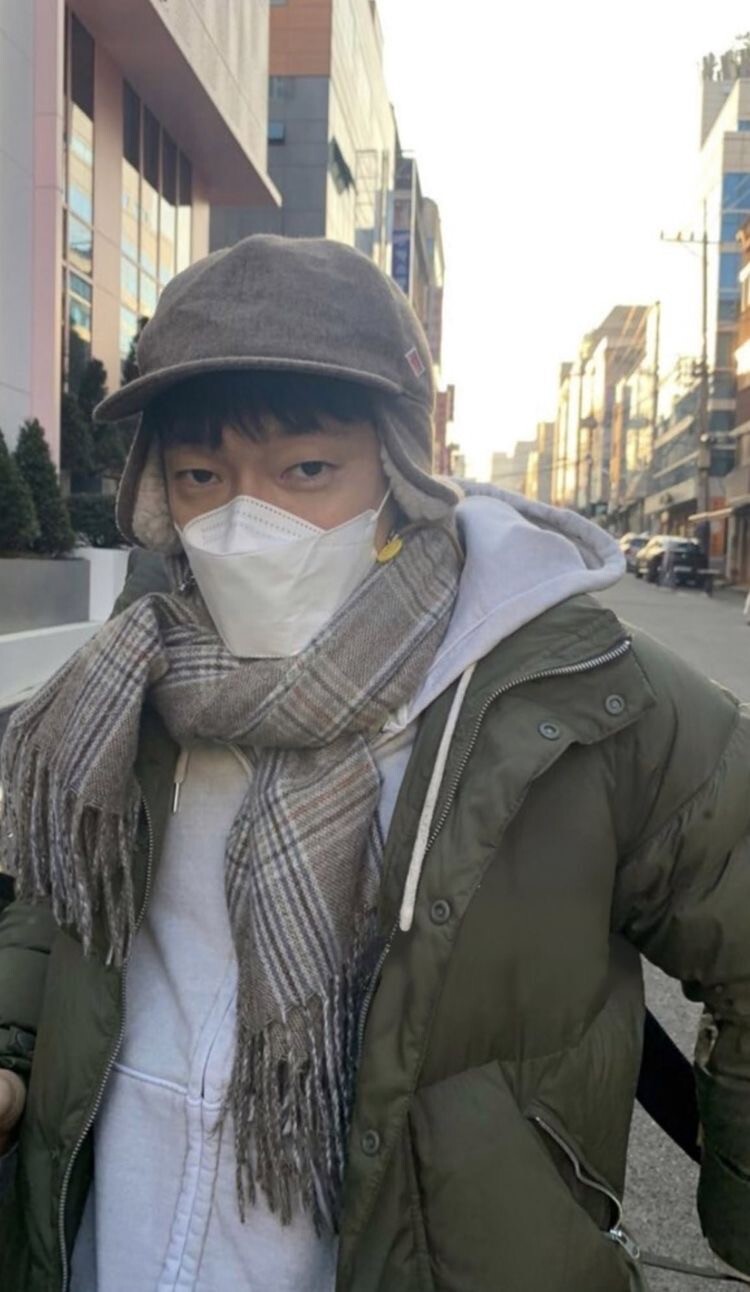 옷 훈훈하게 잘입고 다니는 손석구 사복 스타일 | 인스티즈