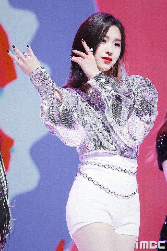취향저격하던 날의 있지 ITZY 류진 분위기 모음.jpgif | 인스티즈