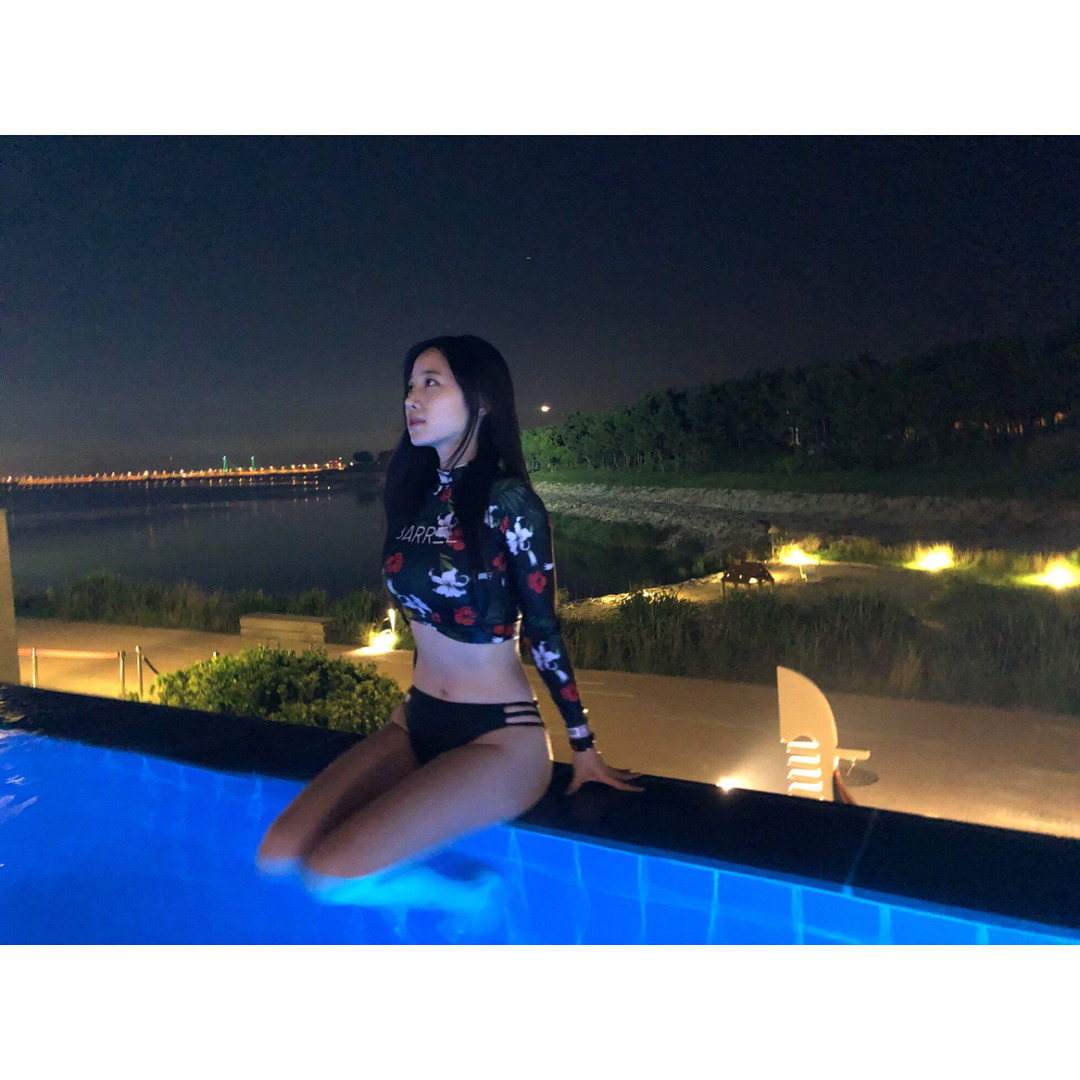 수영복입은 베리굿 조현.jpg | 인스티즈