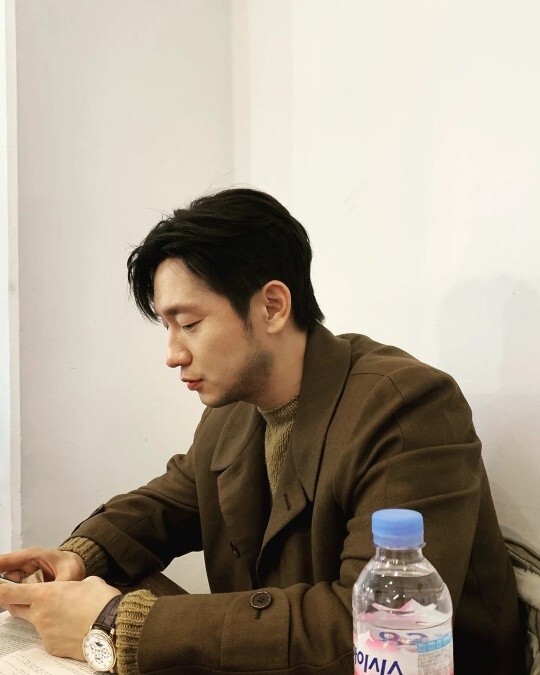 옷 훈훈하게 잘입고 다니는 손석구 사복 스타일 | 인스티즈