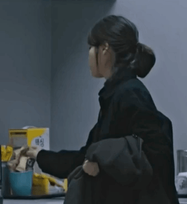나의 아저씨에서 광고 잘한 모델 아이유 .gif | 인스티즈