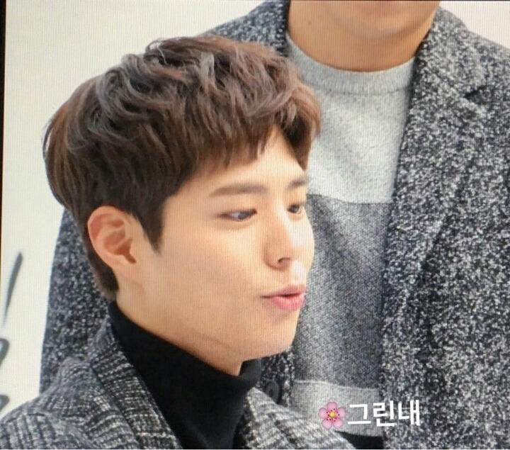 소리치는 아저씨 팬을 본 박보검 표정.JPG | 인스티즈