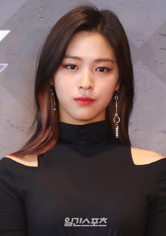 취향저격하던 날의 있지 ITZY 류진 분위기 모음.jpgif | 인스티즈
