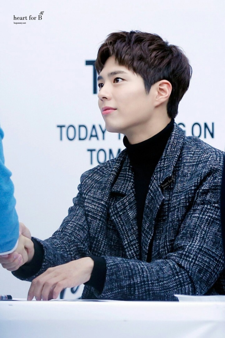 소리치는 아저씨 팬을 본 박보검 표정.JPG | 인스티즈