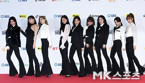오늘자 SBS 가요대전 레드카펫 박살내는 트와이스 ㄷㄷㄷ | 인스티즈