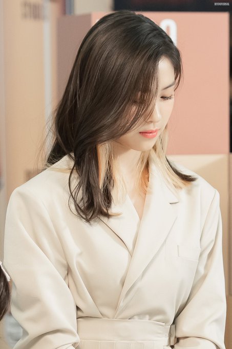 취향저격하던 날의 있지 ITZY 류진 분위기 모음.jpgif | 인스티즈