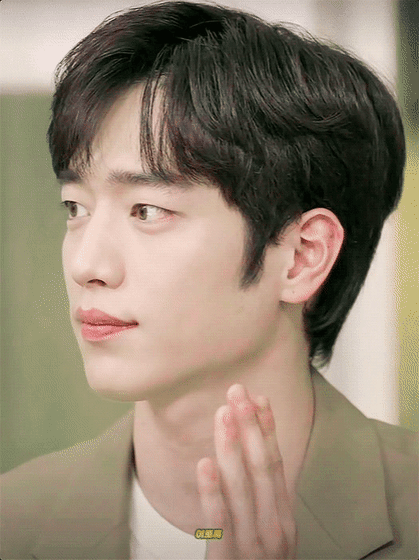 본인 피셜 왼쪽 오른쪽 얼굴이 다르다는 서강준.gif | 인스티즈
