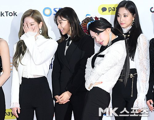 오늘자 SBS 가요대전 레드카펫 박살내는 트와이스 ㄷㄷㄷ | 인스티즈