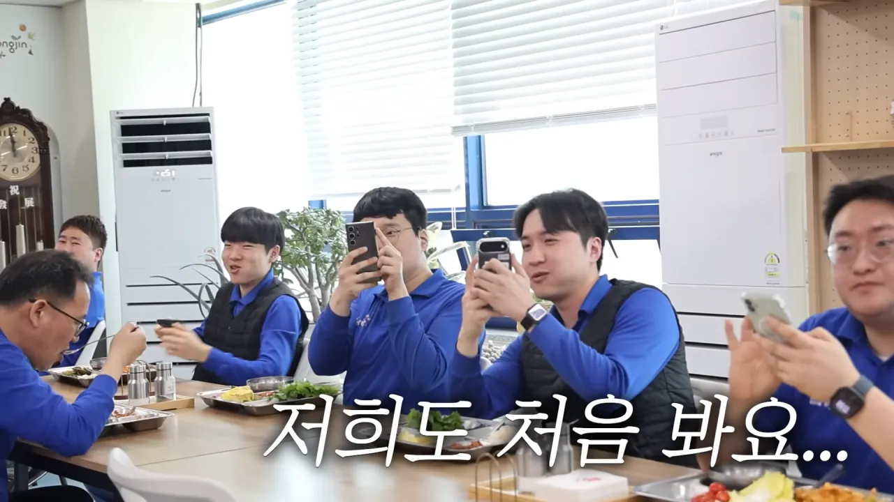 학창시절 못했던 자율배식의 한을 푼 쯔양 | 인스티즈