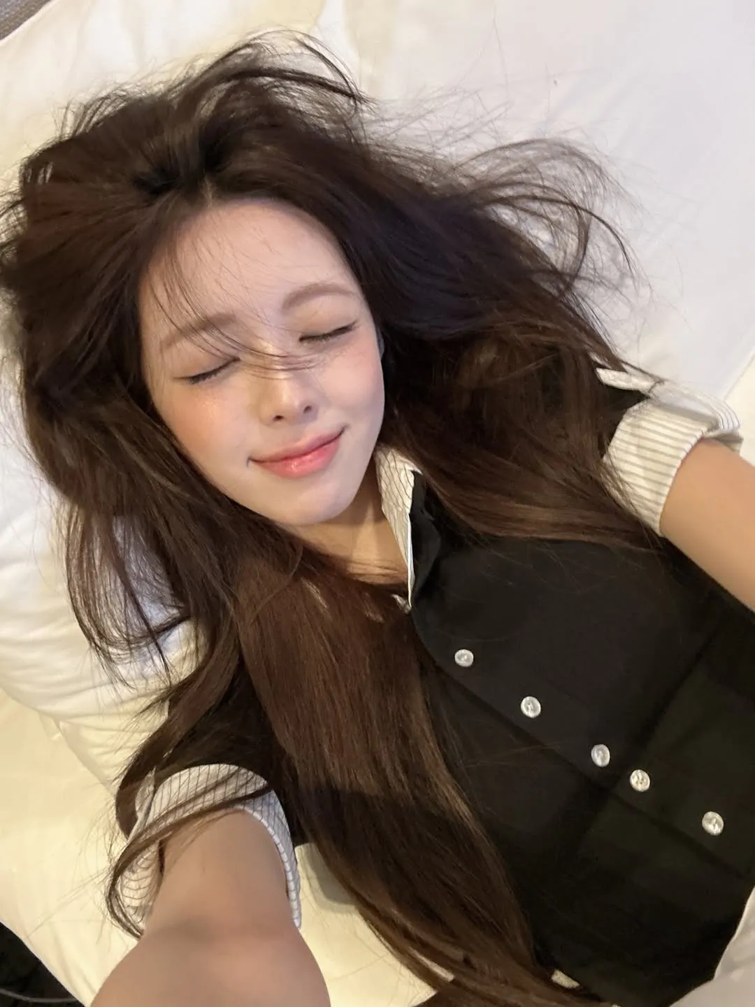 유나 인스타 침대셀카 | 인스티즈
