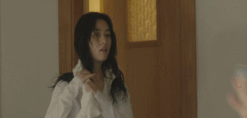 잘생긴 남친이라도 여친에게 하면 안되는 장난.gif | 인스티즈
