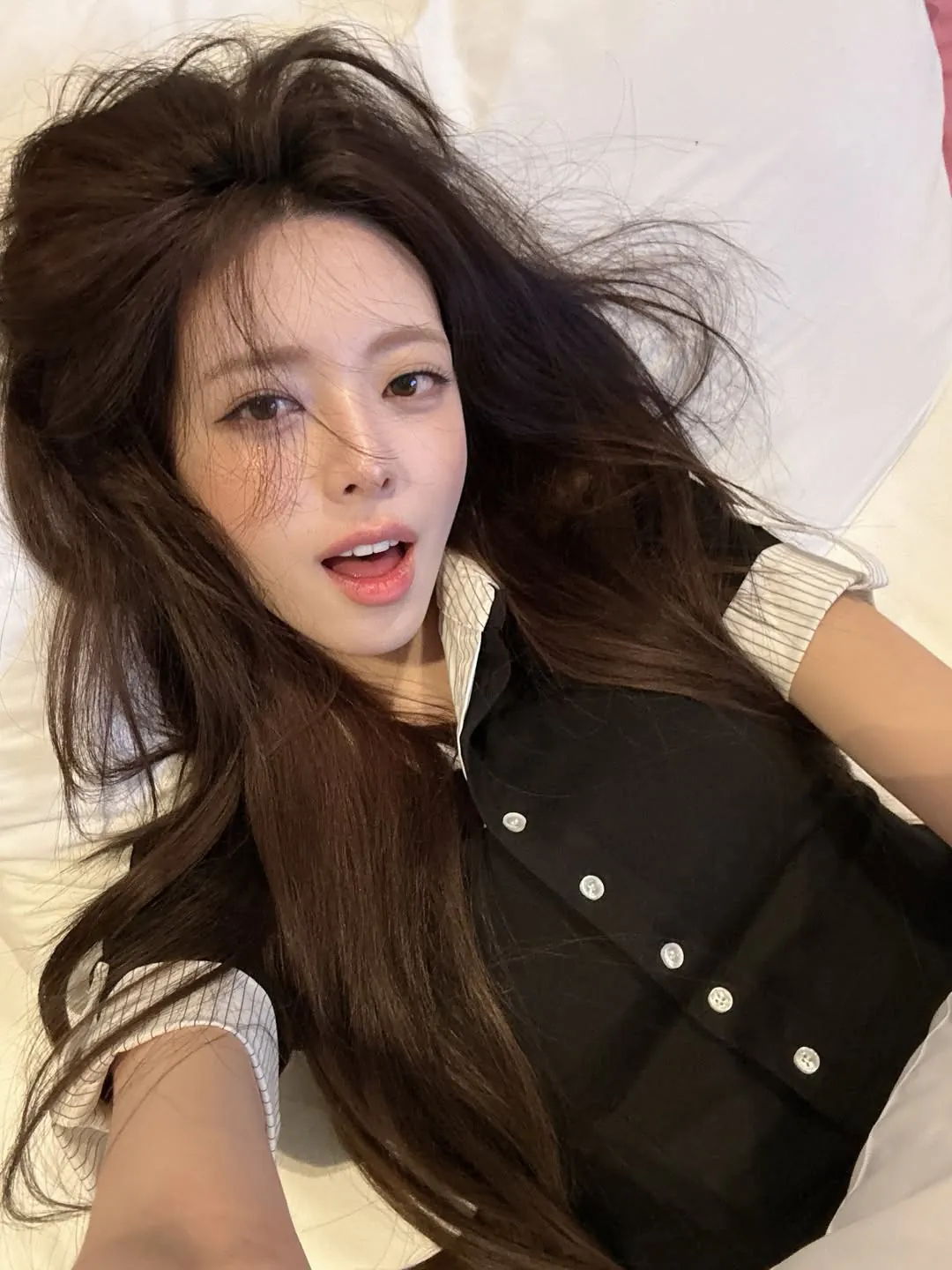 유나 인스타 침대셀카 | 인스티즈