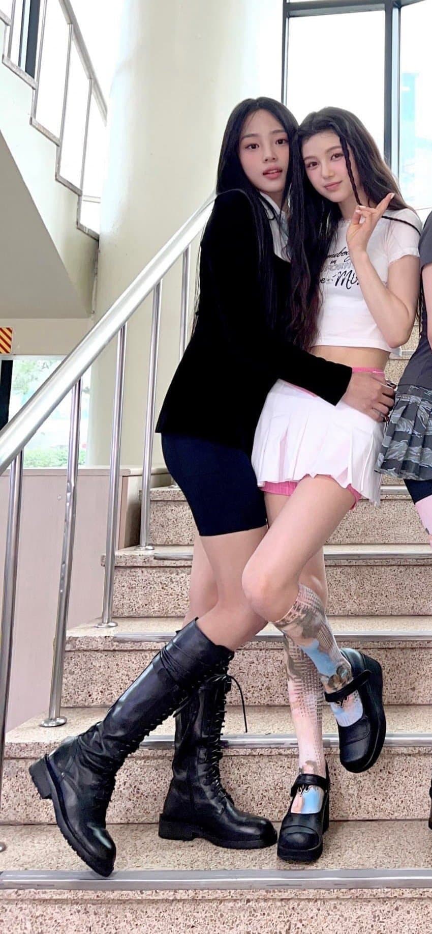 염천커플 같다는 뉴진스 민지, 다니엘 셀카 | 인스티즈
