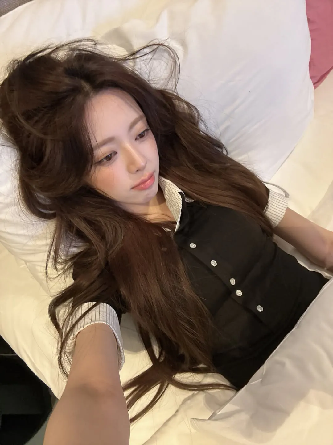 유나 인스타 침대셀카 | 인스티즈