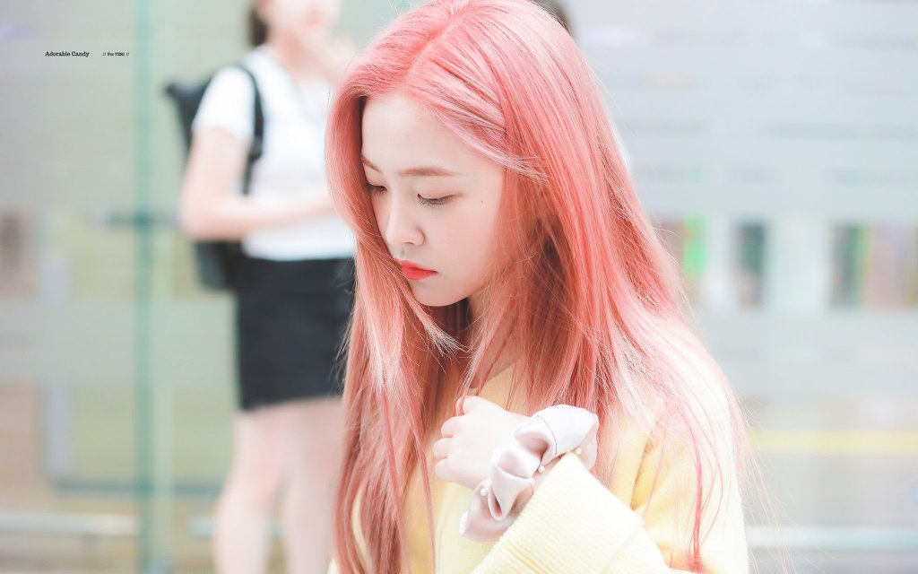 핑크머리가 잘어울리는 예리.jpgif | 인스티즈
