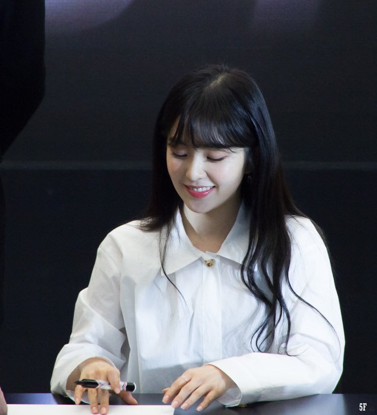 앞머리 유무에 따른 레드벨벳 아이린의 미모.jpg | 인스티즈