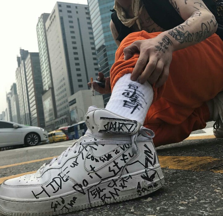 온몸에 낙서하는 오케이션 | 인스티즈