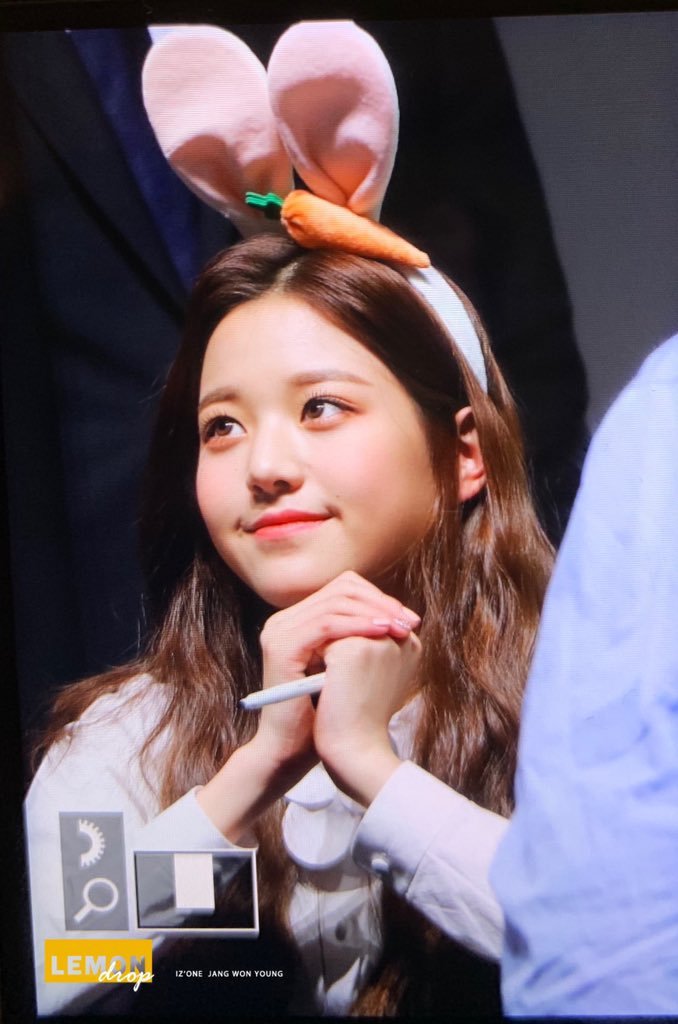 아이즈원 첫 팬싸인회 장원영,안유진,사쿠라,강혜원,김민주,조유리,김채원 사진,움짤.jpgif | 인스티즈