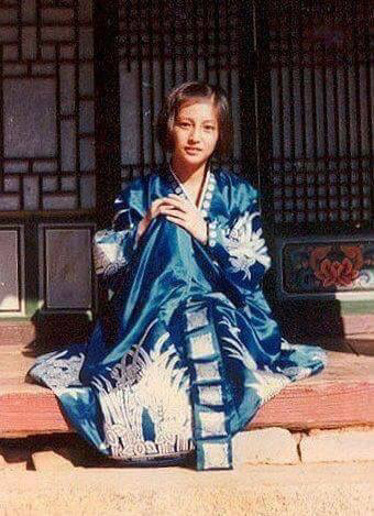 사람들이 쳐다봐서 땅만 쳐다보며 걸었다는 한 연예인.jpg | 인스티즈