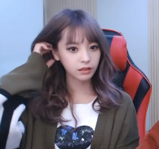 아프리카tv 나온 AV 배우 모모노기 카나 | 인스티즈
