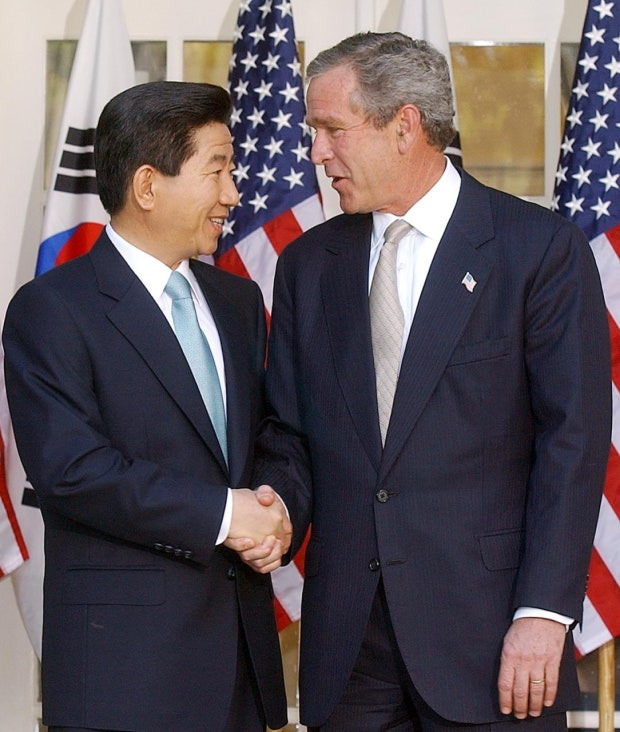 노무현이 열어준 길을 가는 대통령 이재명 | 인스티즈