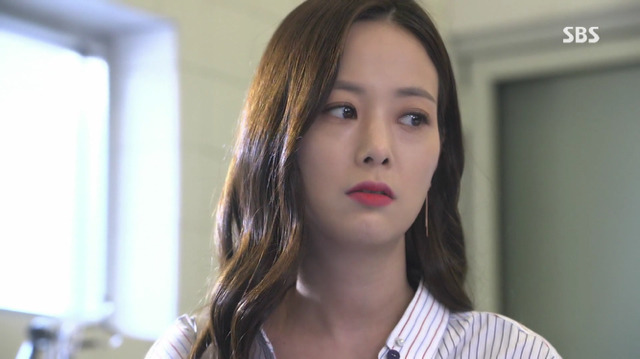 대놓고 러브라인인데 러브라인 아닌척하는 언니는 살아있다 구세경X김은향 | 인스티즈