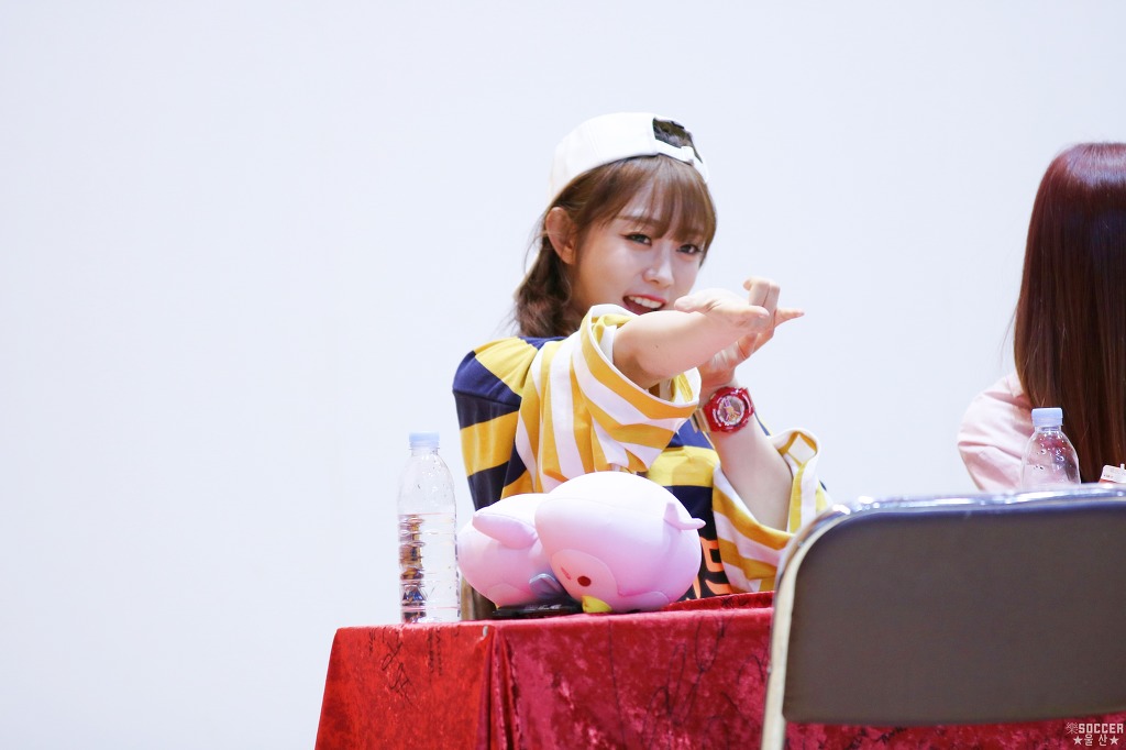 170319 러블리즈 부산사인회 서지수 직찍.jpg | 인스티즈