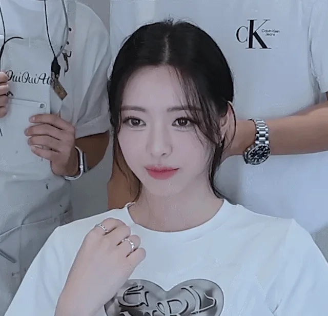 눈이 엄청 크다는 있지 유나 눈 크기 실감짤.jpg | 인스티즈
