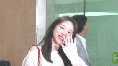 [트와이스] 김포공항 출국하는 나연이 움짤 | 인스티즈