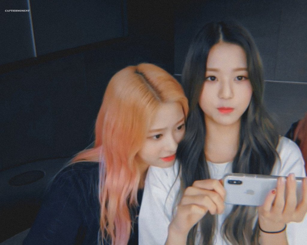 서로 볼 부비는 아이즈원 비주얼 양대산맥.gif | 인스티즈