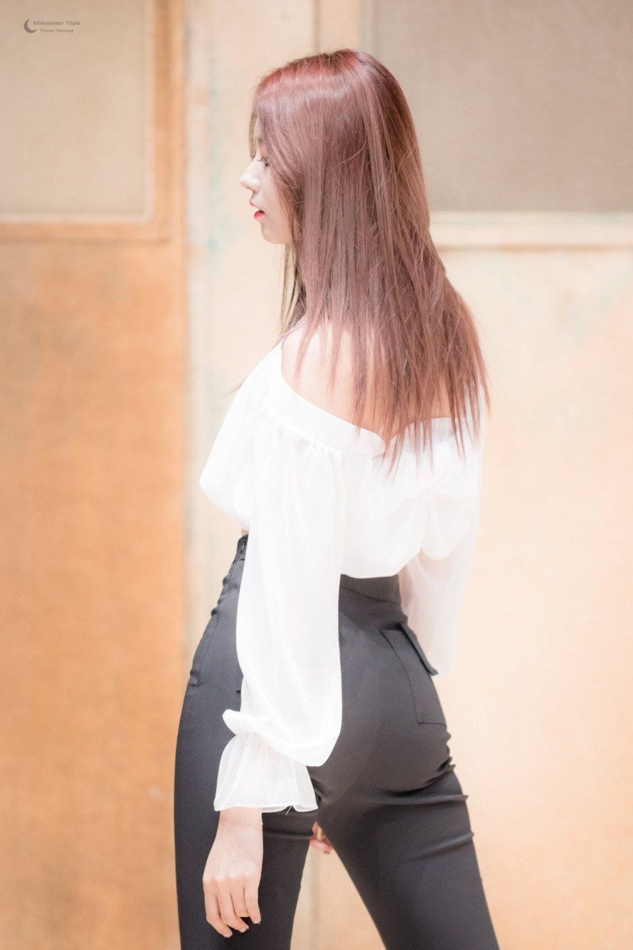 임나영 뒤태 .jpg | 인스티즈