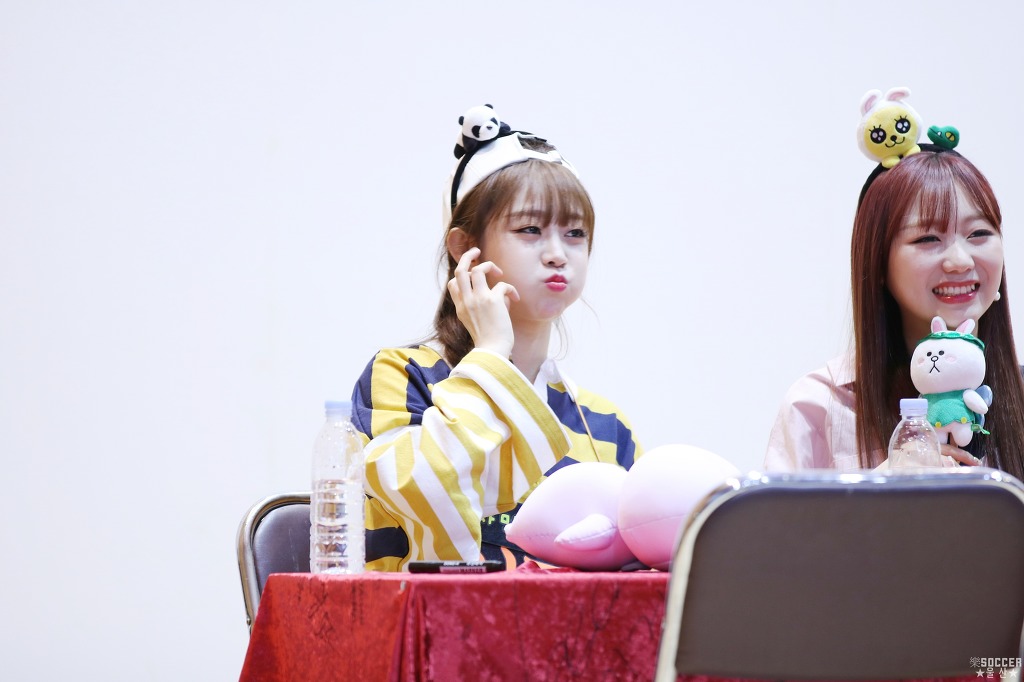 170319 러블리즈 부산사인회 서지수 직찍.jpg | 인스티즈