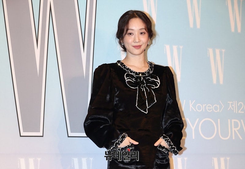유방암 자선 행사가 아니라 유방 자랑 대회냐고 욕먹는 중인 W코리아 이번 행사 | 인스티즈