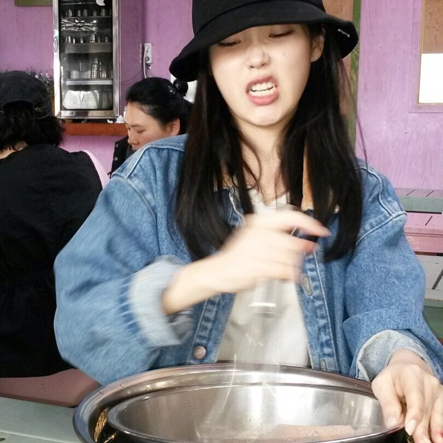 소젖 짜는 아이유 | 인스티즈
