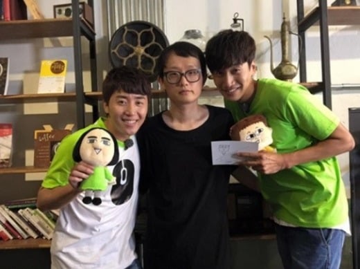 왠지모를 엄청난 어색함이 느껴지는 연예인 사진들 | 인스티즈